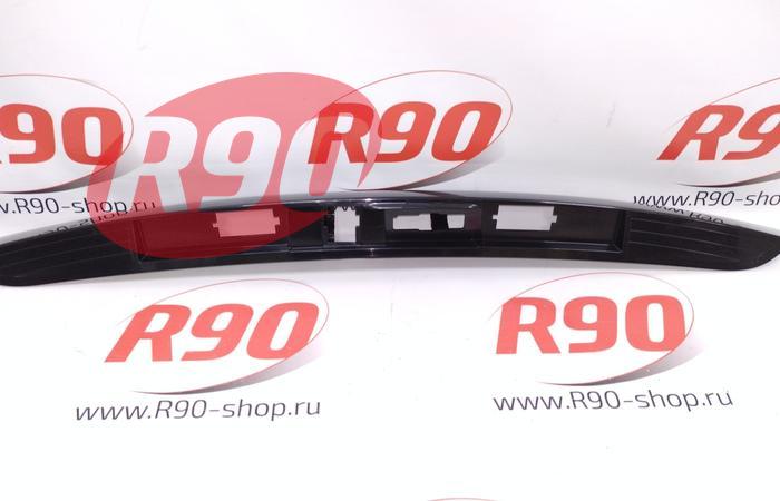 Накладка крышки багажника Гранта FL лифтбек (под кнопку и камеру) LADA 8450103778