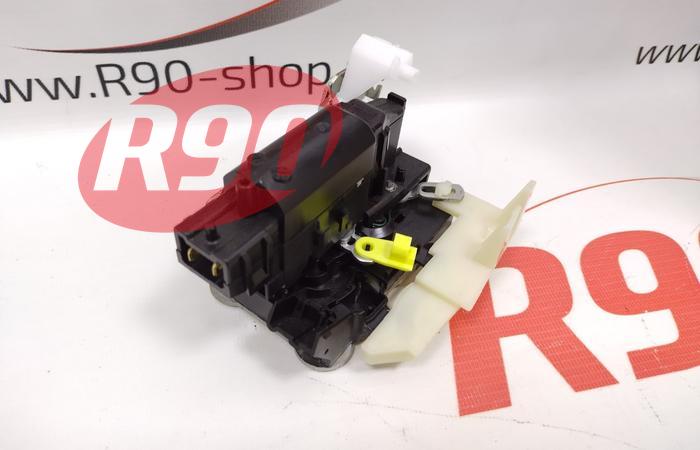 Замок передней левой двери Дастер Renault 805030172R