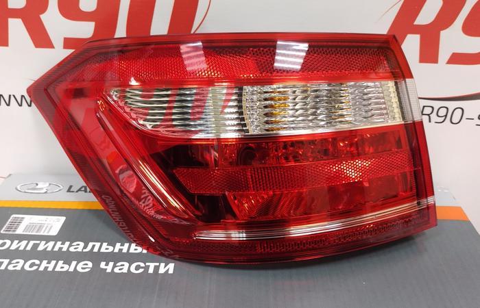 Фонарь задний наружный левый Веста LADA 8450006963