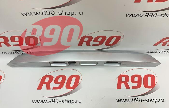 Накладка крышки багажника Веста (под камеру) 8450008087 цвет Платина (691)