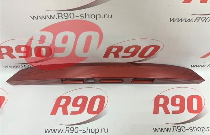 Накладка крышки багажника Веста (под камеру) 8450008087 цвет Сердолик (195)
