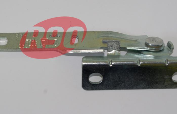 Петля капота передняя левая Ларгус, Логан 1 Renault 6001546875