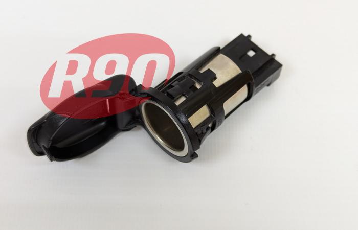 Розетка 12V Renault 253318224R