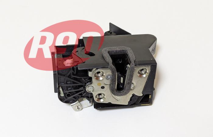 Замок задней правой двери Логан 2, Сандеро 2 Renault 825022297R